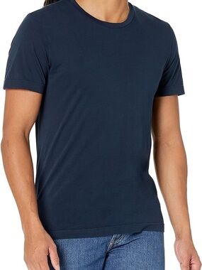 Vuori Short Sleeve Crew Tee in Navy